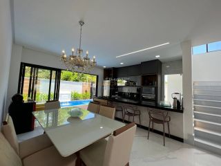 Casa de Condomínio  4 /4 e 2 suítes Abrantes