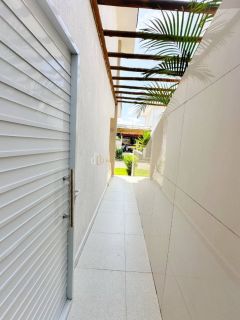 Casa de Condomínio 3 /4 e 1 suíte  Abrantes