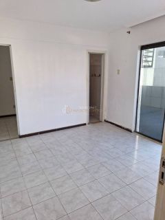 Apartamento Para Vender com 2 quartos 1 suítes no bairro Costa Azul em Salvador