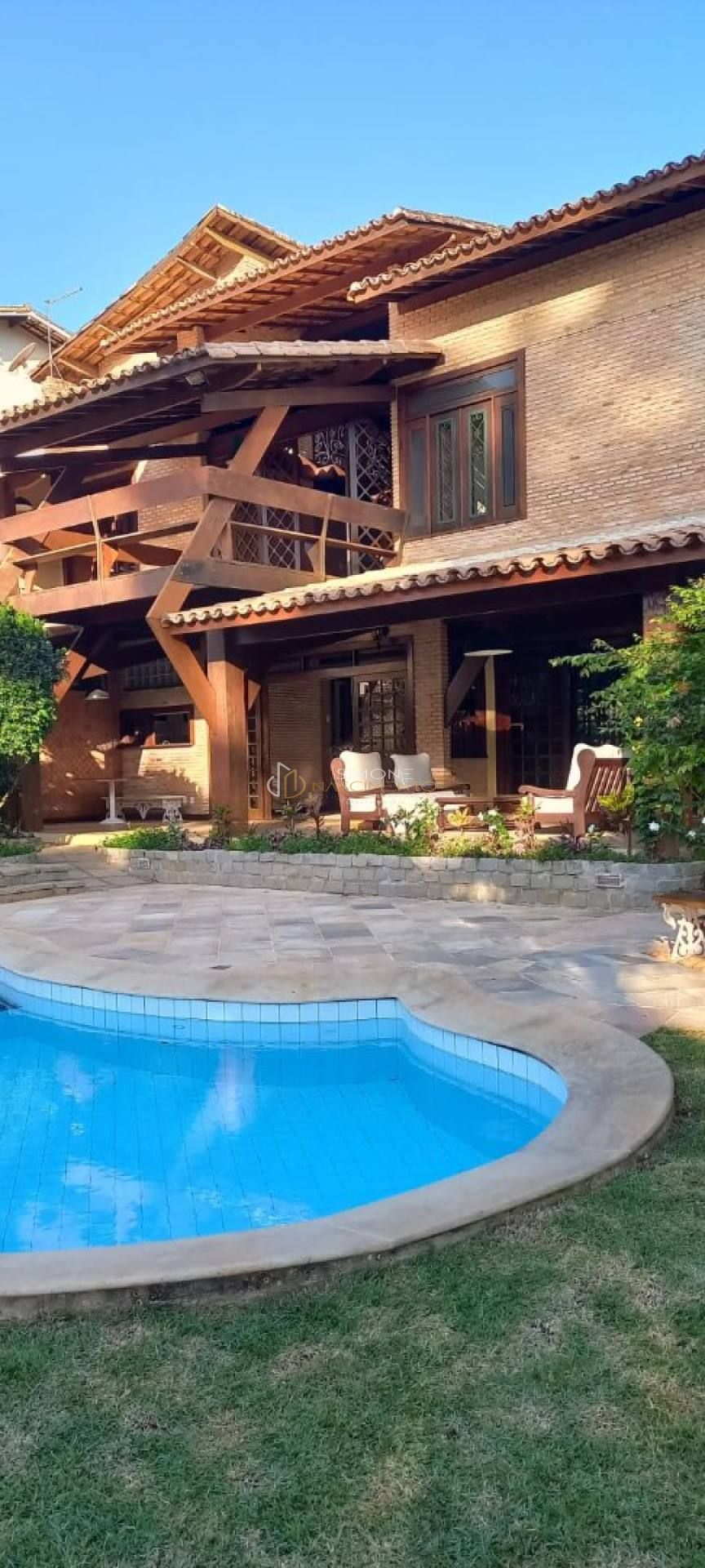 CASA 5 SUÍTES EM PIATÃ