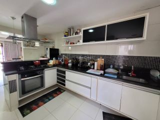 Casa de Condomínio 4/4 e 1 suíte Piatã