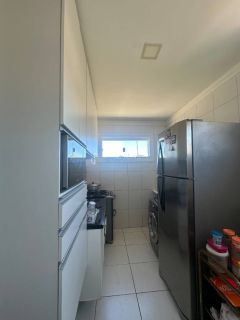 Apartamento 2/4 com suíte em excelente localização - Lauro de Freitas
