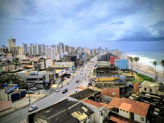 Apartamento 1/4 Mobiliado no Smart Pituba – Andar Alto, Vista Mar