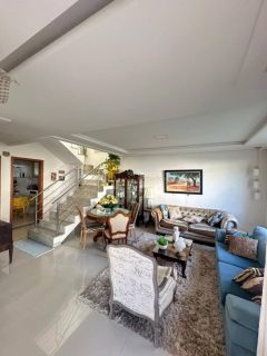 Casa  Condomínio 4 /4 e 1 suíte Nova Abrantes