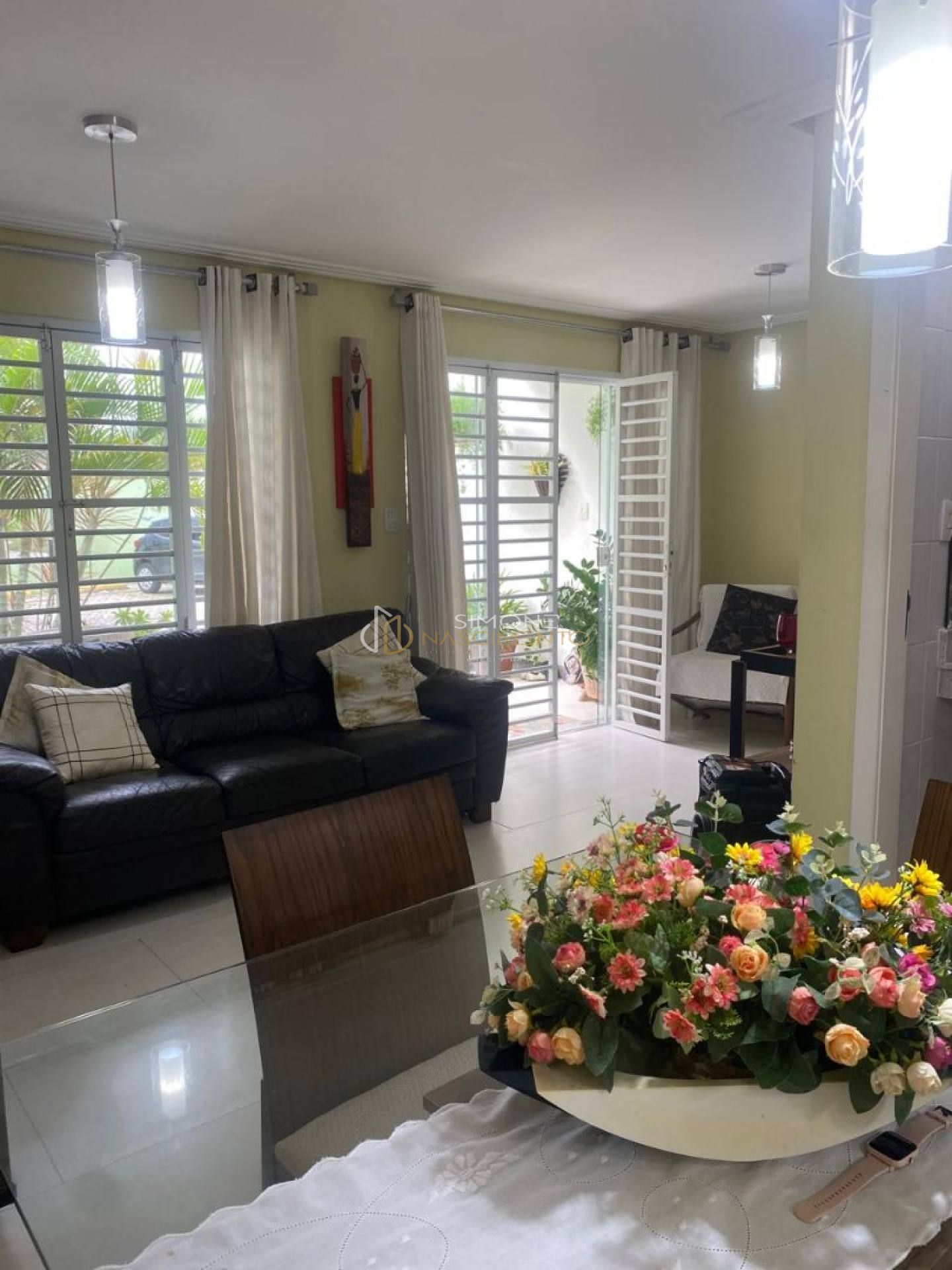 Village  4/4 e  3 suítes  Itapuã