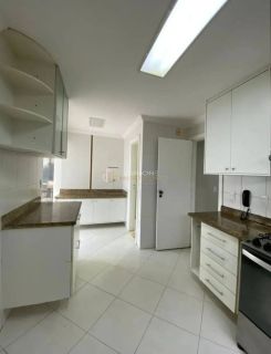 Casa de Condomínio  4/4 e  3 suítes Itapuã em Salvador