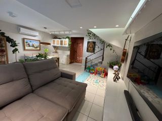 CASA DUPLEX 4 QUARTOS EM PATAMARES