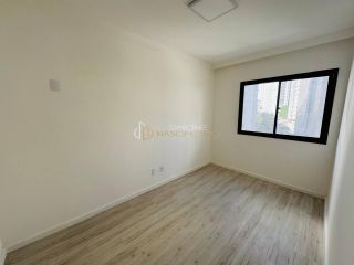 Apartamento 3/4, 1 suite, 2 garagens no Candeal