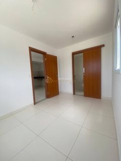 Apartamento 2/4, 2 suites, 1 garagem, nascente, vista mar, 80 metros da praia em Piatã