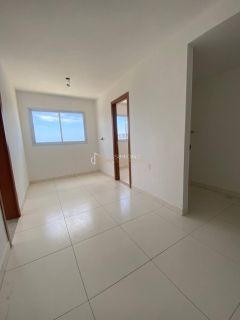 Apartamento 2/4, 2 suites, 1 garagem, nascente, vista mar, 80 metros da praia em Piatã
