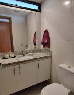 Apartamento 2 /4 e  1 suíte Candeal