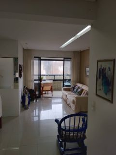 Excelente apartamento com 107 m², localizado em um dos bairros mais valorizados de Salvador.