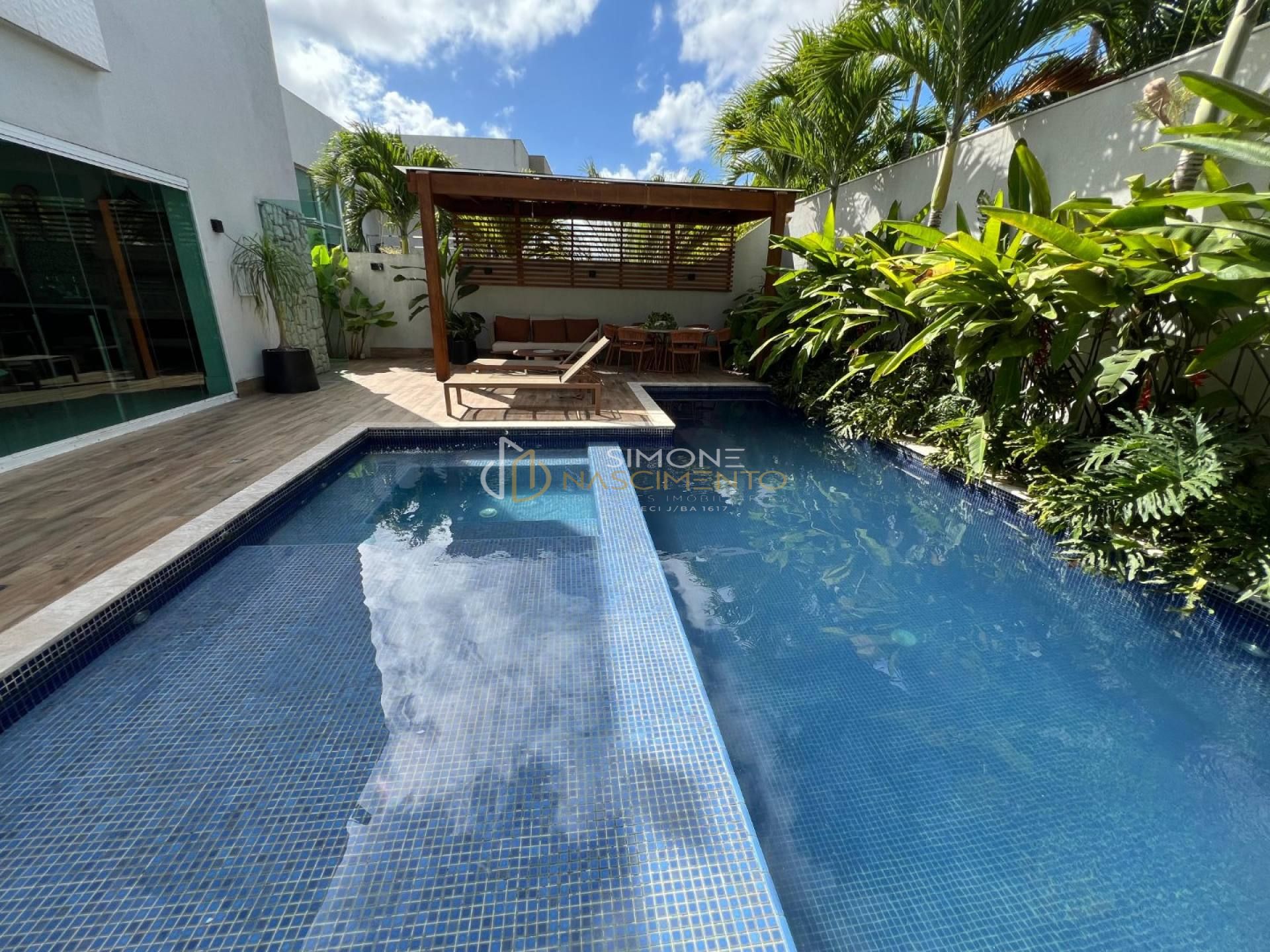 Casa de Condomínio Para Vender 4 suítes o Alphaville II em Salvador