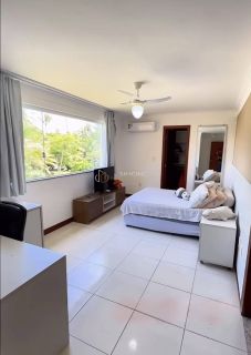 Casa em Busca Vida com 5 suítes e 6 vagas de garagem