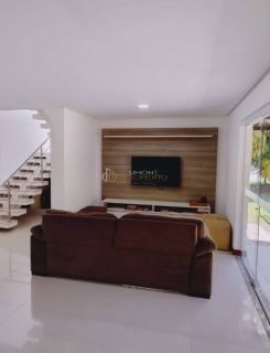 Casa em Busca Vida com 5 suítes e 6 vagas de garagem