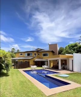 Casa em Busca Vida com 5 suítes e 6 vagas de garagem