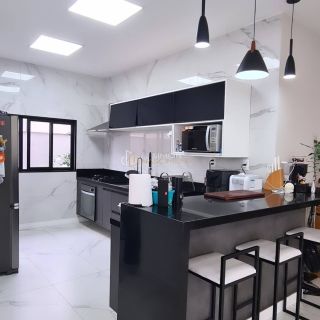 Casa em Alphaville LN 3, com 3 suítes e porteira fechada