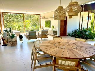 Casa com alto requinte, 6 suites, 470 m de área construída, Condomínio Praia Bella: Melhor condomínio de Praia de Forte