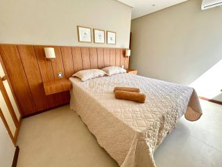 Casa com alto requinte, 6 suites, 470 m de área construída, Condomínio Praia Bella: Melhor condomínio de Praia de Forte