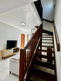 Casa 3/4 com 1 Suíte, três garagens, Piscina - Praia do Forte