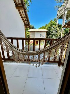 Casa 3/4 com 1 Suíte, três garagens, Piscina - Praia do Forte