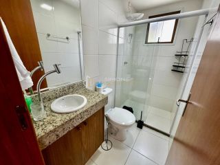 Casa 3/4 com 1 Suíte, três garagens, Piscina - Praia do Forte