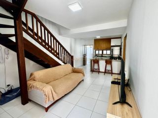 Casa 3/4 com 1 Suíte, três garagens, Piscina - Praia do Forte