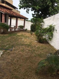 Casa Para Vender com 3 quartos 1 suítes no bairro Itapuã em Salvador