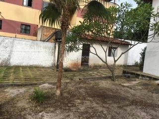 Casa Para Vender com 3 quartos 1 suítes no bairro Itapuã em Salvador