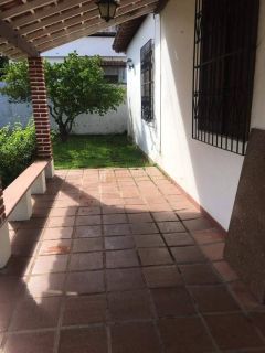 Casa Para Vender com 3 quartos 1 suítes no bairro Itapuã em Salvador