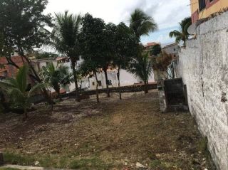 Casa Para Vender com 3 quartos 1 suítes no bairro Itapuã em Salvador