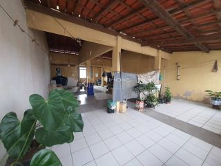 Casa Para Vender com 3 quartos no bairro Vila Canária em Salvador