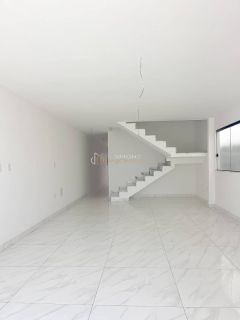 Excelente Casa à Venda em Ipitanga