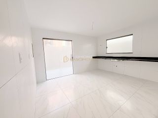 Excelente Casa à Venda em Ipitanga