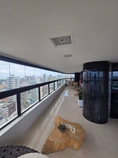 Apartamento 4 suítes Barra