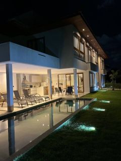 Casa 6 suítes - Guarajuba