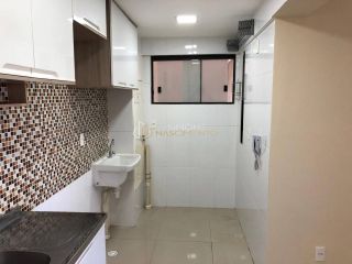 Apartamento 2 /4 e 1 suíte Itapuã
