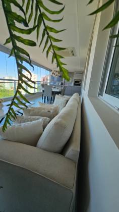 Patamares 3 suítes com 5 banheiros e 3 vagas com depósito