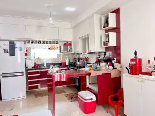 Casa Sobrado à Venda em Lauro de Freitas – Condomínio Fechado