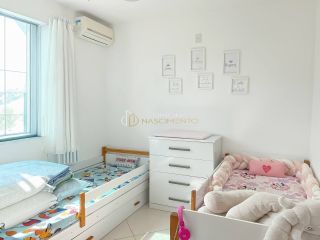 Casa Sobrado à Venda em Lauro de Freitas – Condomínio Fechado