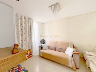 Casa Sobrado à Venda em Lauro de Freitas – Condomínio Fechado