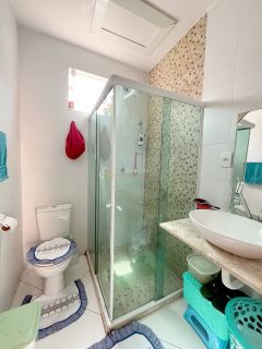 Casa Sobrado à Venda em Lauro de Freitas – Condomínio Fechado