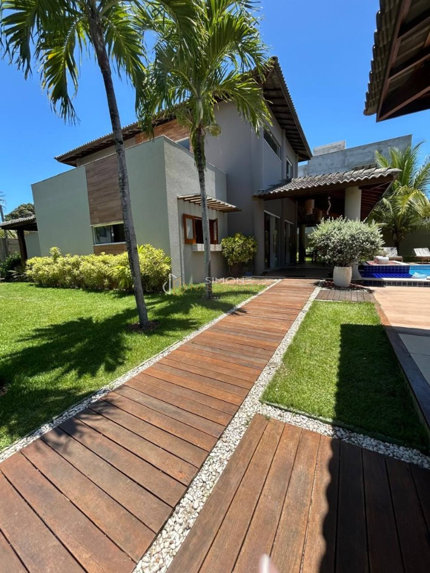 Linda Casa em Condomínio 4/4 e 2 suítes Piscina Privativa Barra do Jacuípe