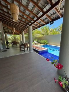 Linda Casa em Condomínio 4/4 e 2 suítes Piscina Privativa Barra do Jacuípe