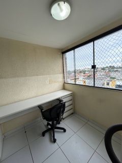 Aluguel: Apartamento 2/4 varanda, 01 garagem - Imbui