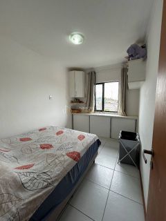 Aluguel: Apartamento 2/4 varanda, 01 garagem - Imbui