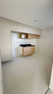 Casa de Condomínio 3 suítes no bairro Buraquinho em Lauro De Freitas