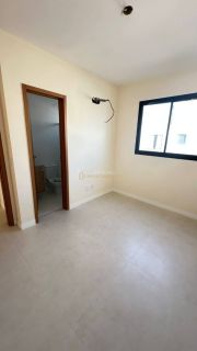 Casa de Condomínio 3 suítes no bairro Buraquinho em Lauro De Freitas