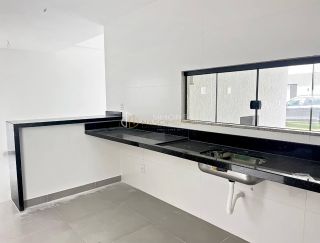 Casa Duplex 3 Suítes em Condomínio Fechado – Próximo à UNIME e Parque Shopping