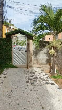 Vale dos Lagos 2/4 Térreo com 2 Vagas Privativas na Rua F